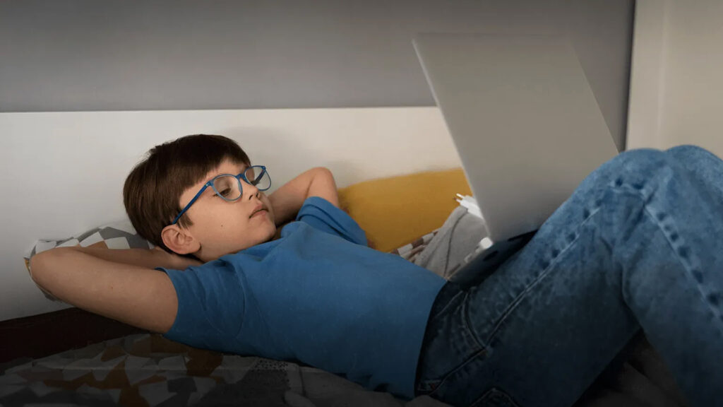 Sleep Challenges in Adolescents: Navigating Teenage Sleep Patterns